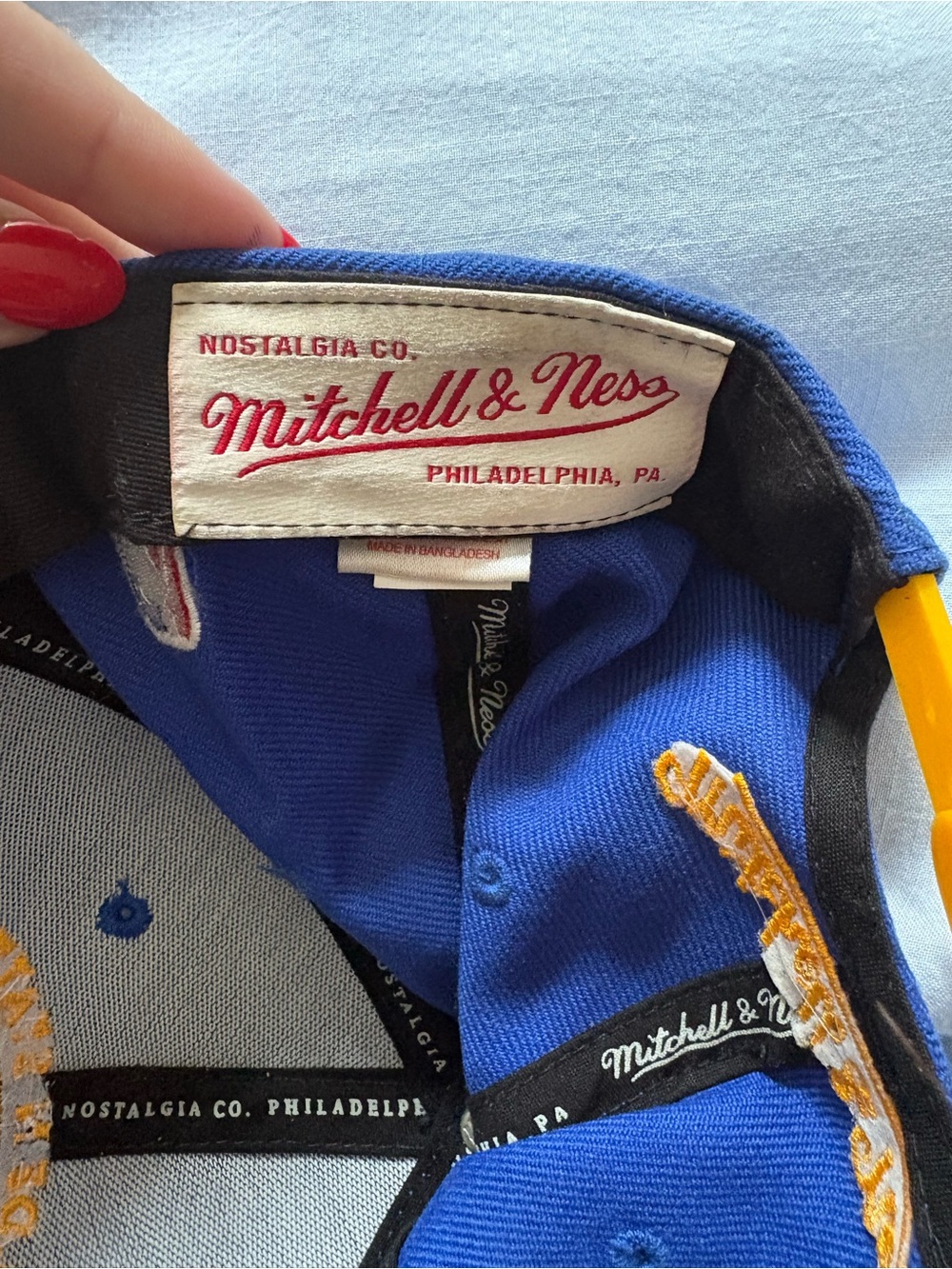 Mitchell & Ness Golden State Warriors Adjustable Hat Blue & Yellow Flat Bill - Picture 4 of 5